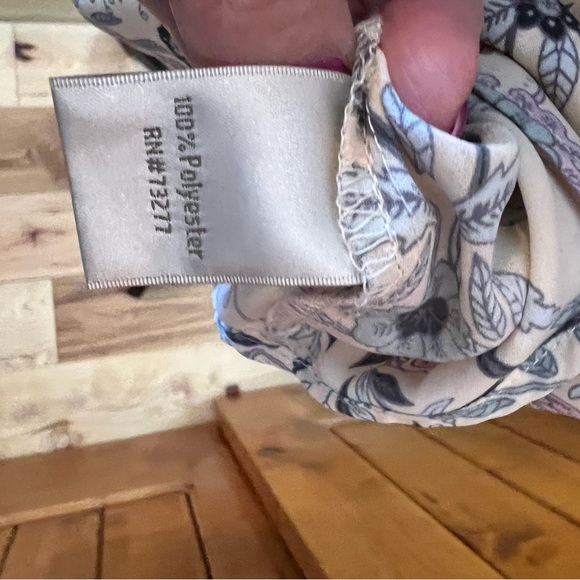 Perfect spring blouse - Picture 4 of 5